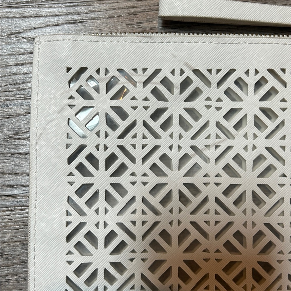 Tory Burch white laser cut CLUTCH POUCH wristlet - Picture 6 of 7